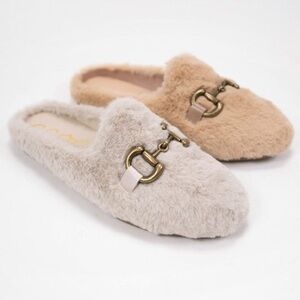 Women’s CCOCCI Etude fuzzy tan mules- Size 10